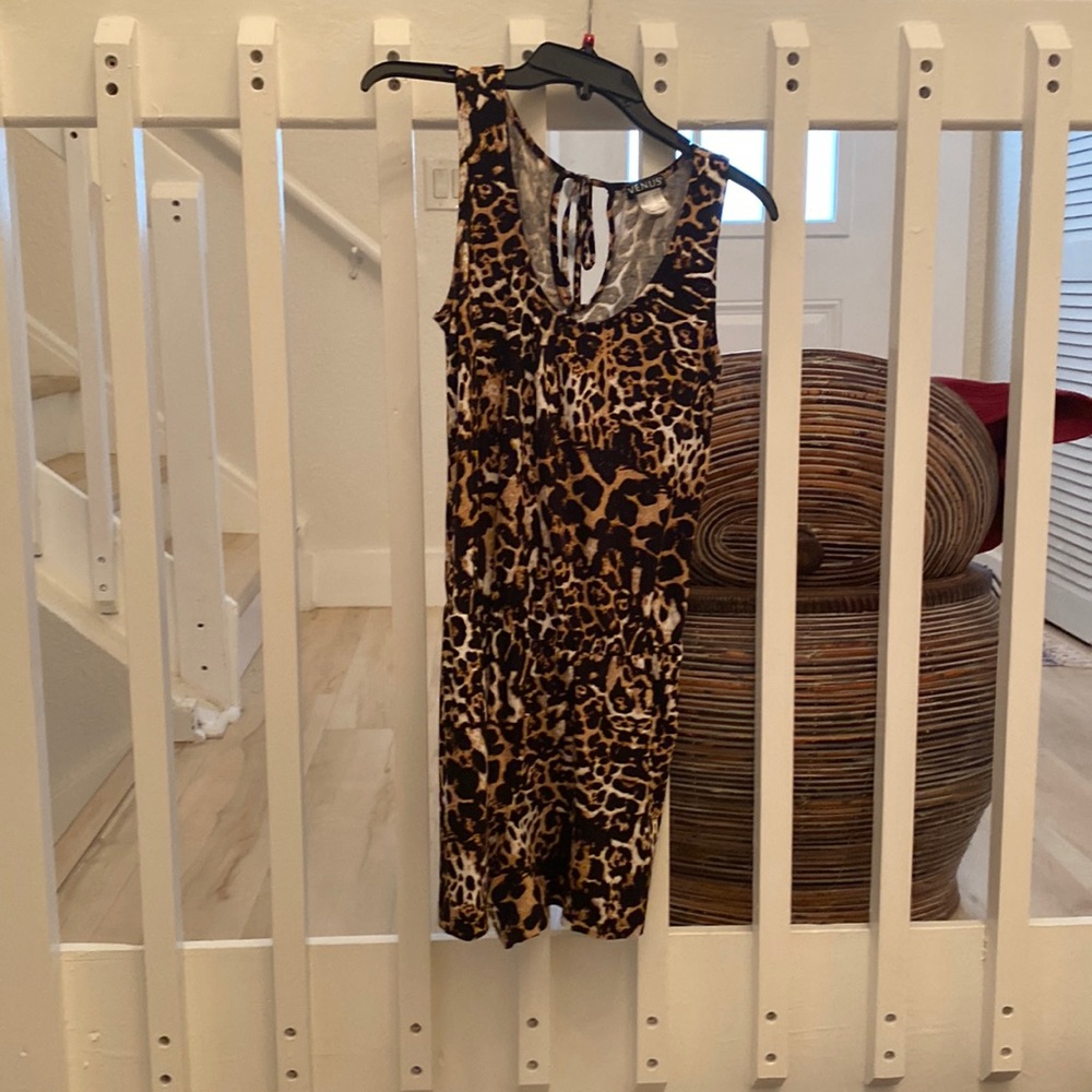 Venus romper small excellent condition